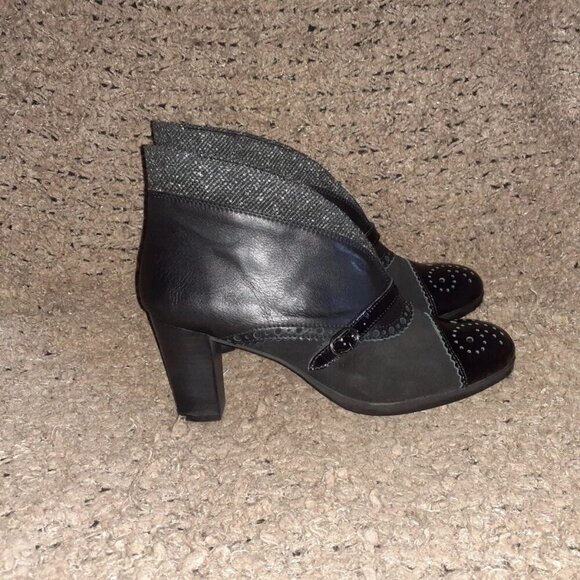 HISPANITAS-Black Patent Leather-Multi Material-Glove Heel Bootie-Sz 41-Near Mint - Picture 7 of 7